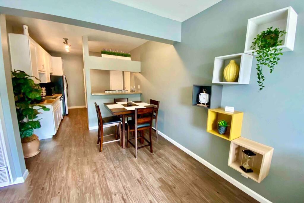 Centrally Located To All San Diego Has To Offer Luaran gambar